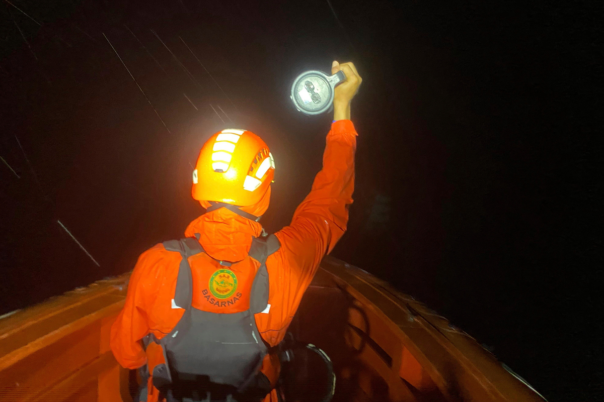 50 种需要手电或头灯的场景：户外探险、夜间活动、紧急情况
