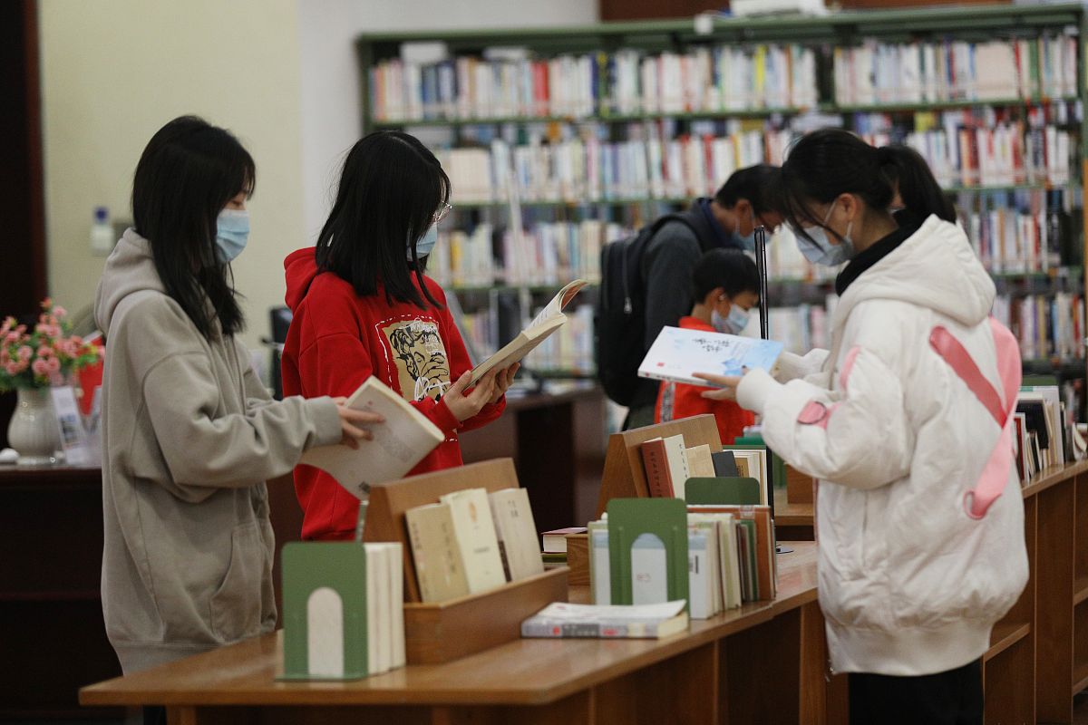 大学生暑期社会实践报告图书馆