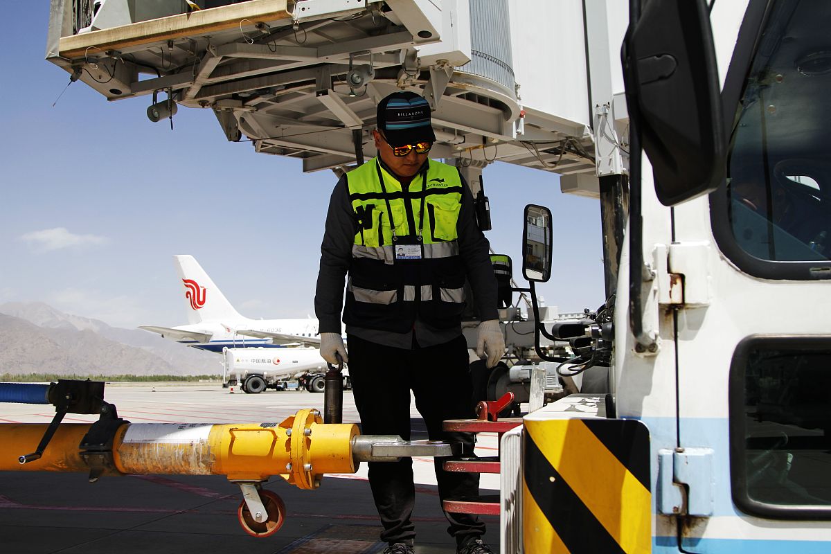 法国警察的直升飞机可以接载乘客吗? 法国警察的直升飞机可以接载乘客吗?