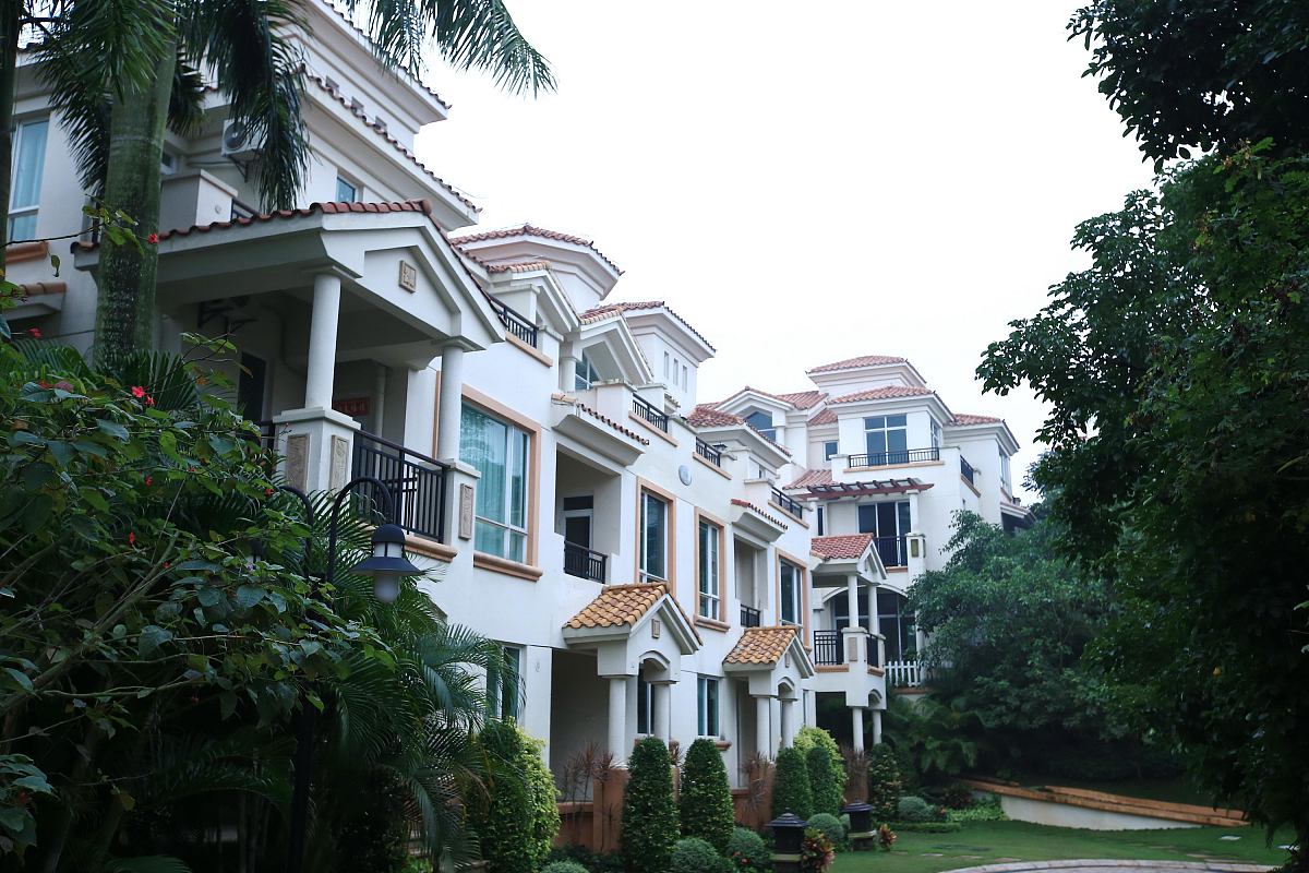 使用家居博主是口吻写篇1000字路嫂租下海南千平五层别墅 装修豪华似皇宫 恩恩姥姥曾租住需带标题和读者互动