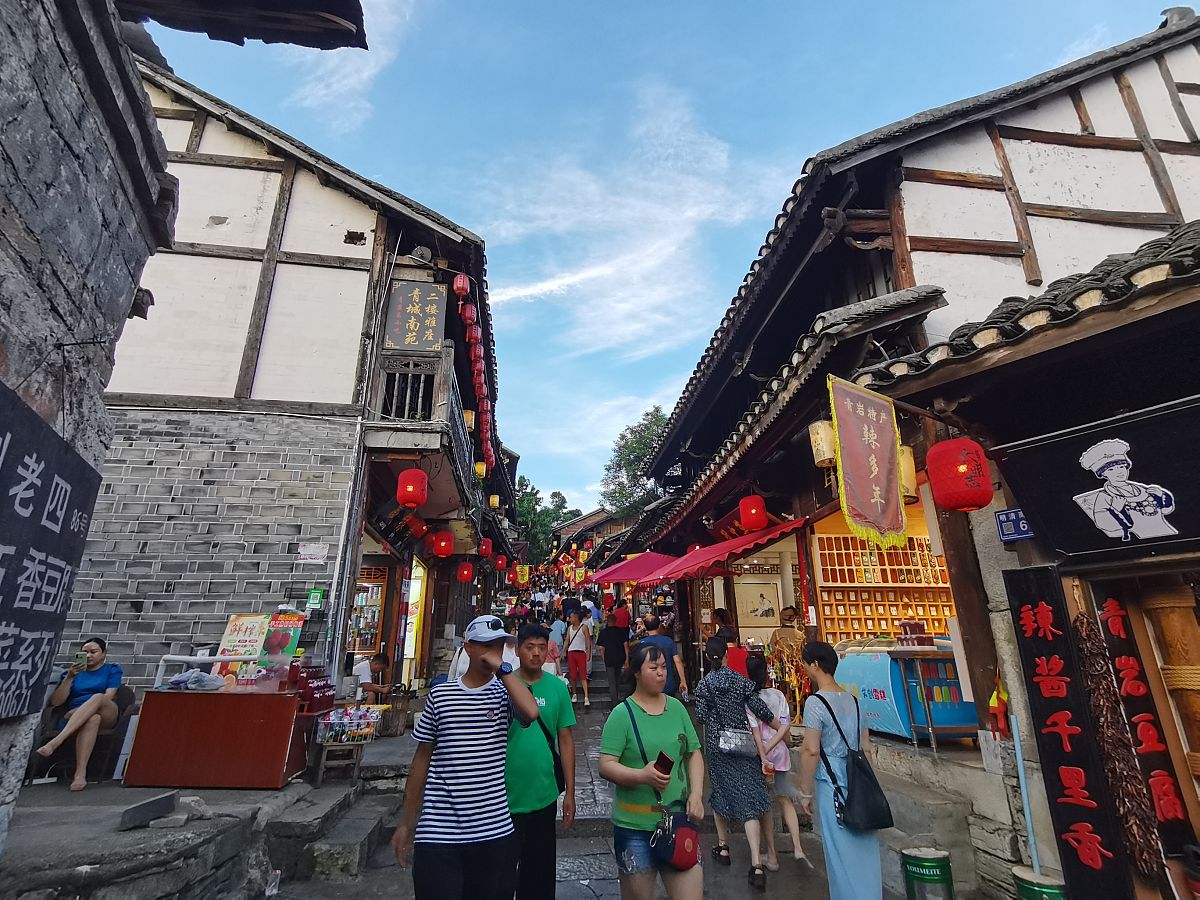贵阳旅游攻略：特色景点、未来发展 - 全方位解读