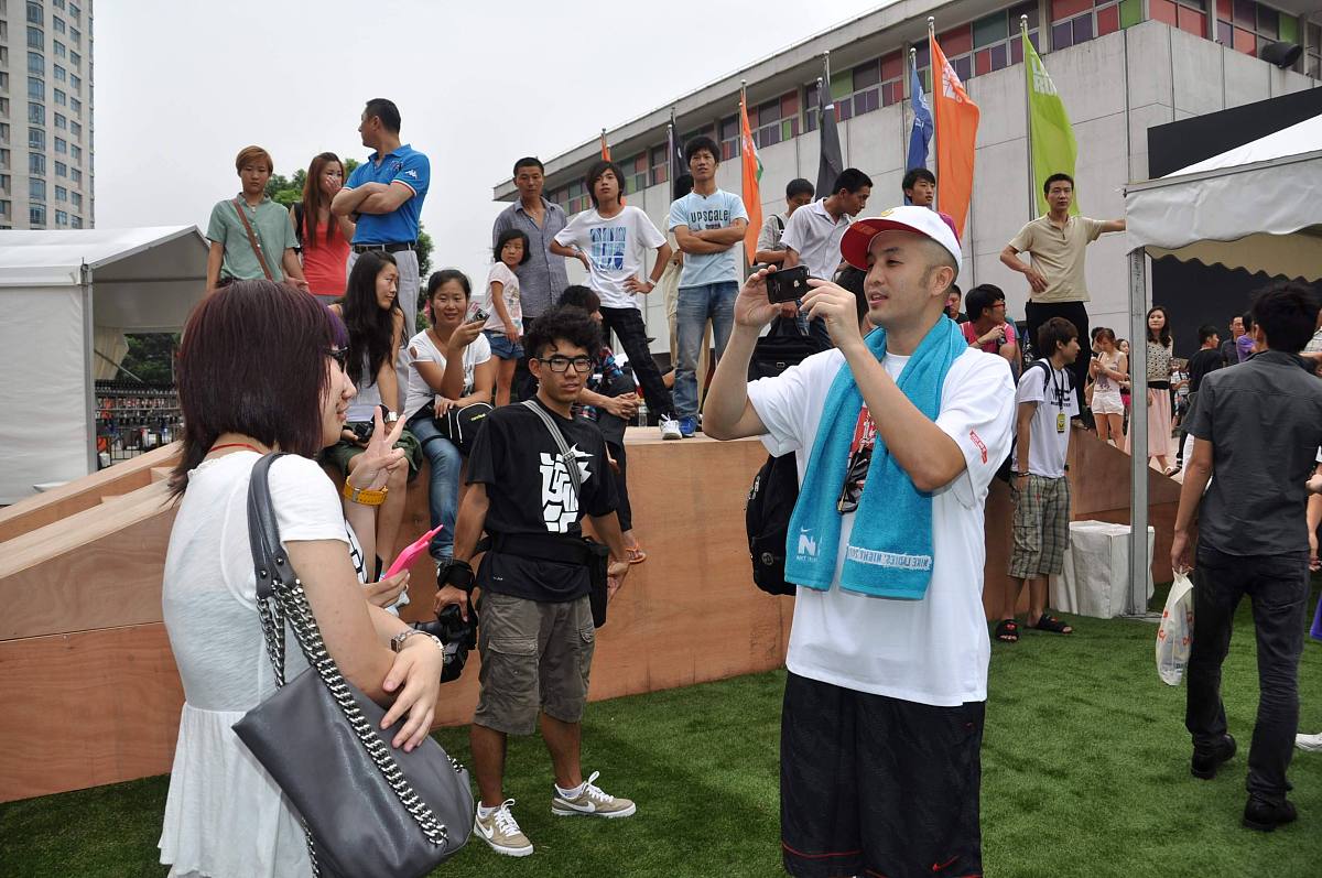 勒布朗·詹姆斯NBA历史地位排名：第一还是前十？