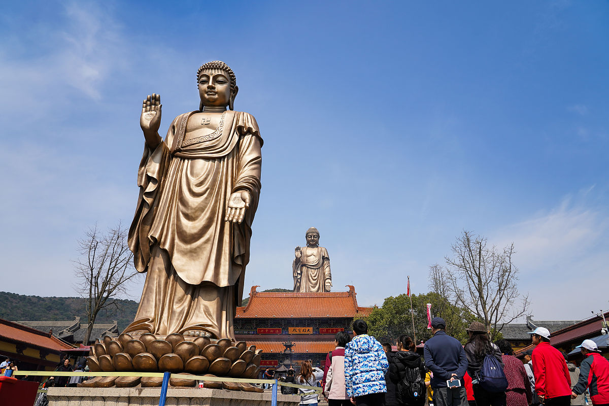 无锡哪个寺庙比较灵验帮我用200字详细描述