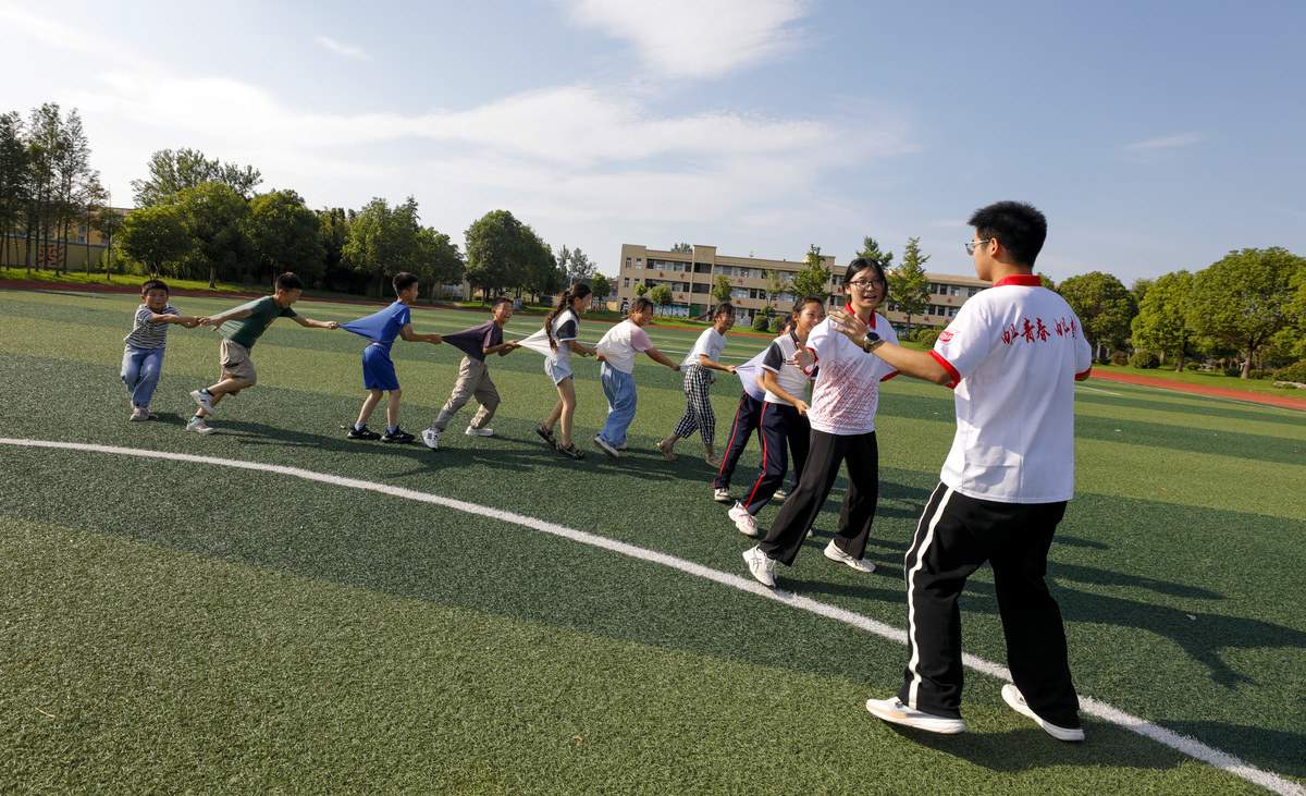体育与学习相辅相成，德育早课助力全面发展