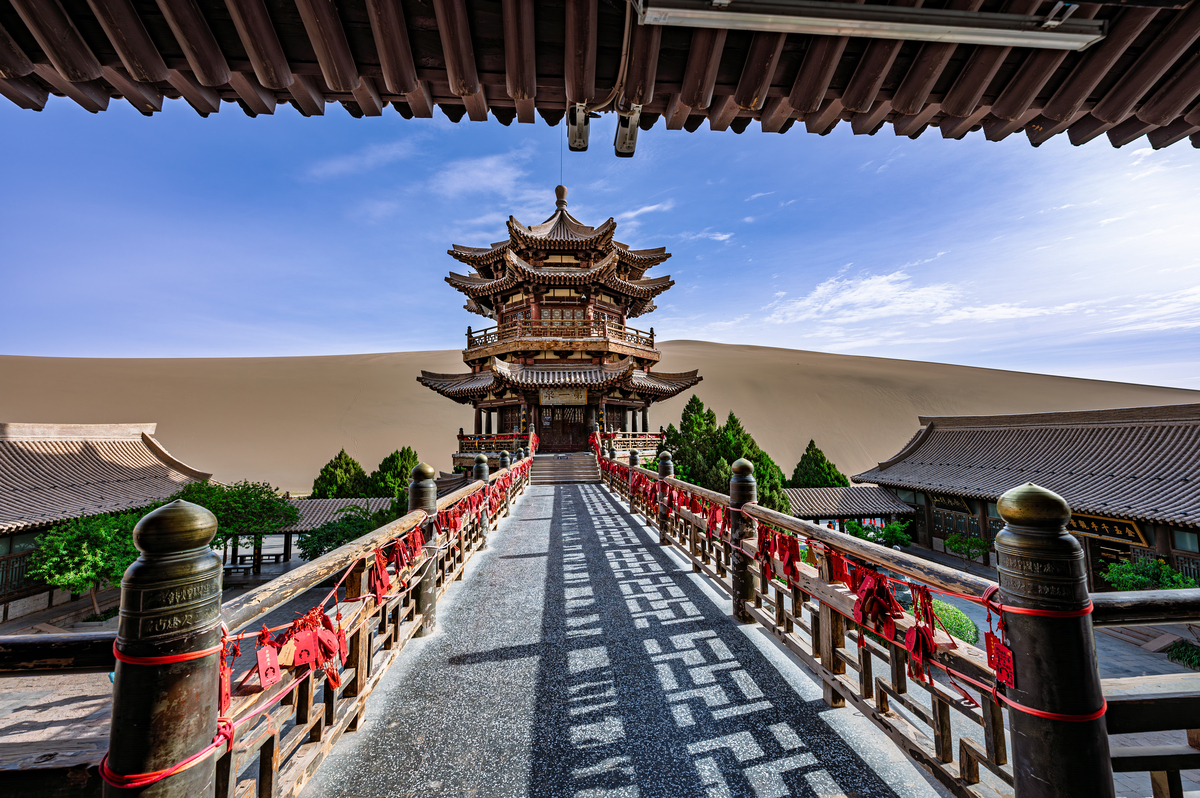 甘肃旅游攻略:探索丝路文化,感受自然奇迹
