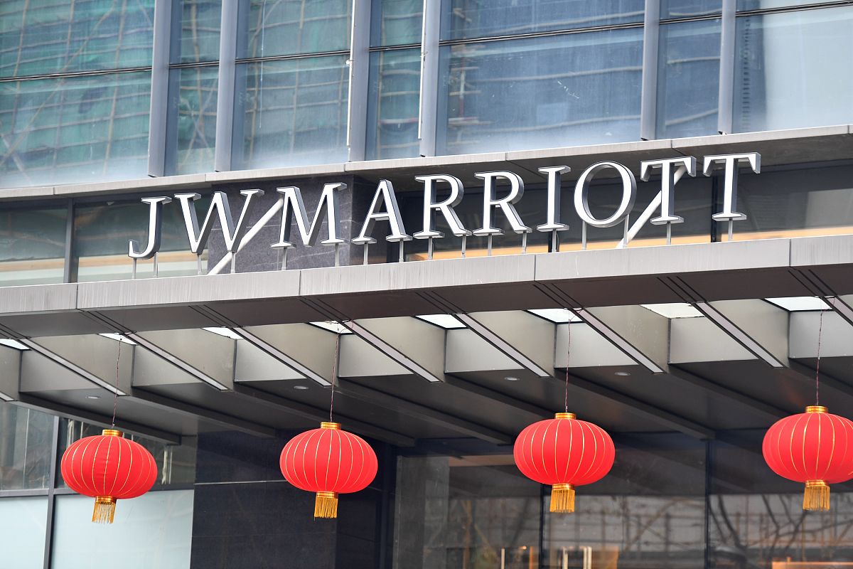Shangri-La Hotel: How Rewards Impact Employee Motivation