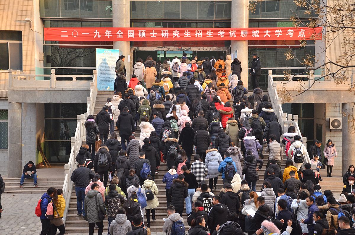 济宁市某县第一中学近一周内连续12名学生出现流感样症状经核实为重点关注变异株XBB116引起的聚集性疫情如果发生在你县市区请根据《山东省新型冠状病毒感染防控实施方案第十版》进行处置