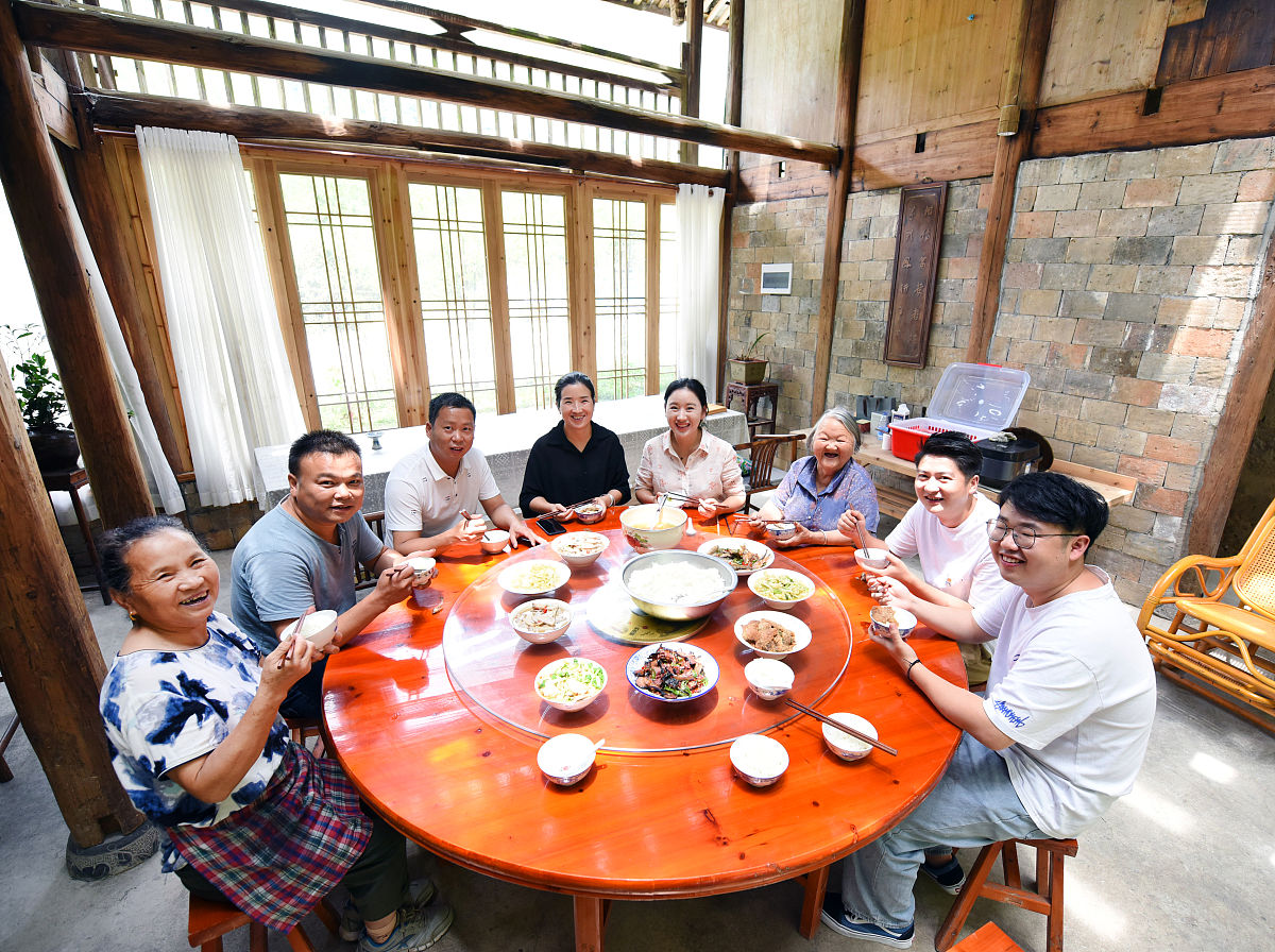 抖音好友的粉丝列表跟关注列表排在前面一位是不是他们经常互动