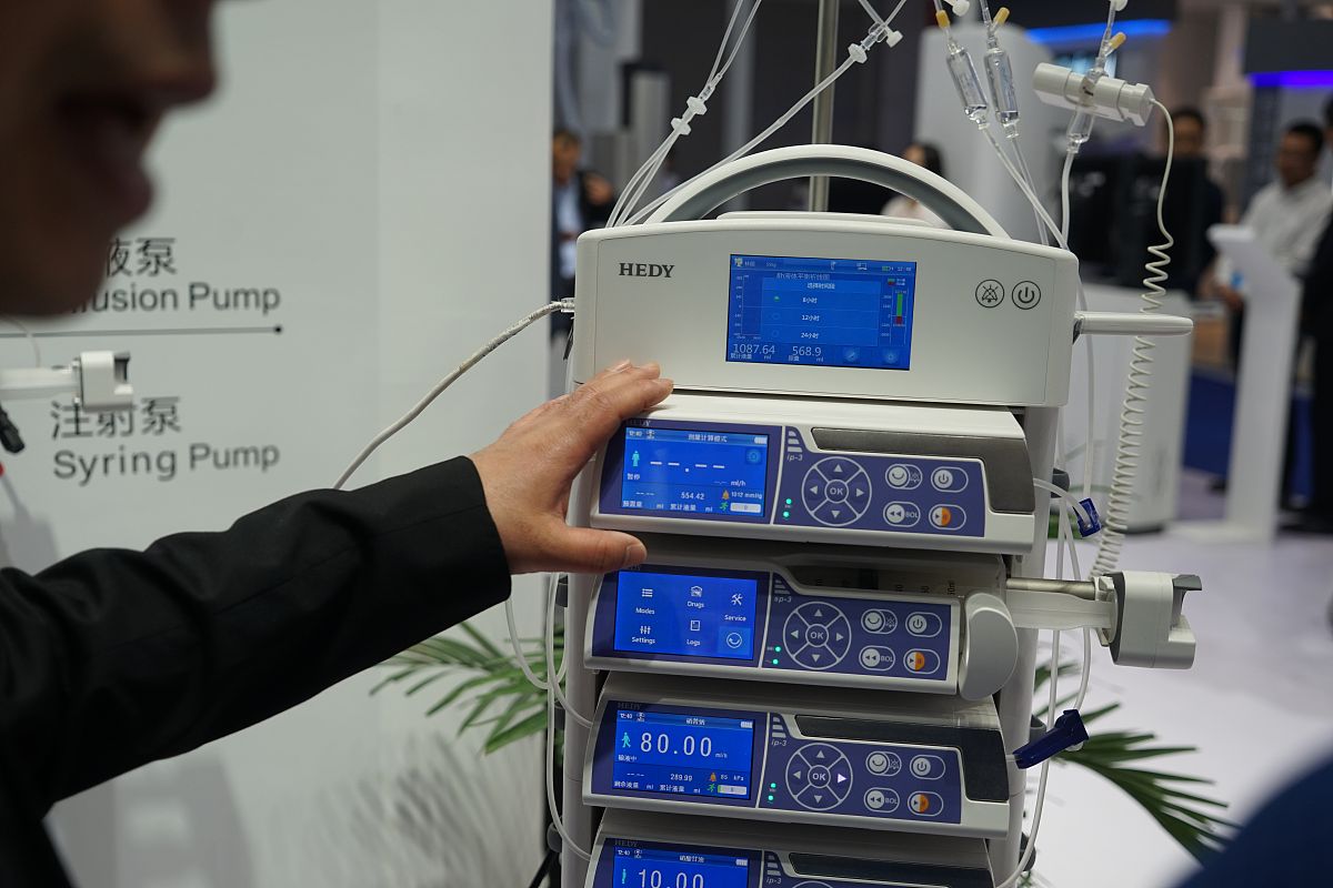 高功率紧凑型Tm:YAG激光实验装置 - 结构设计与性能特点