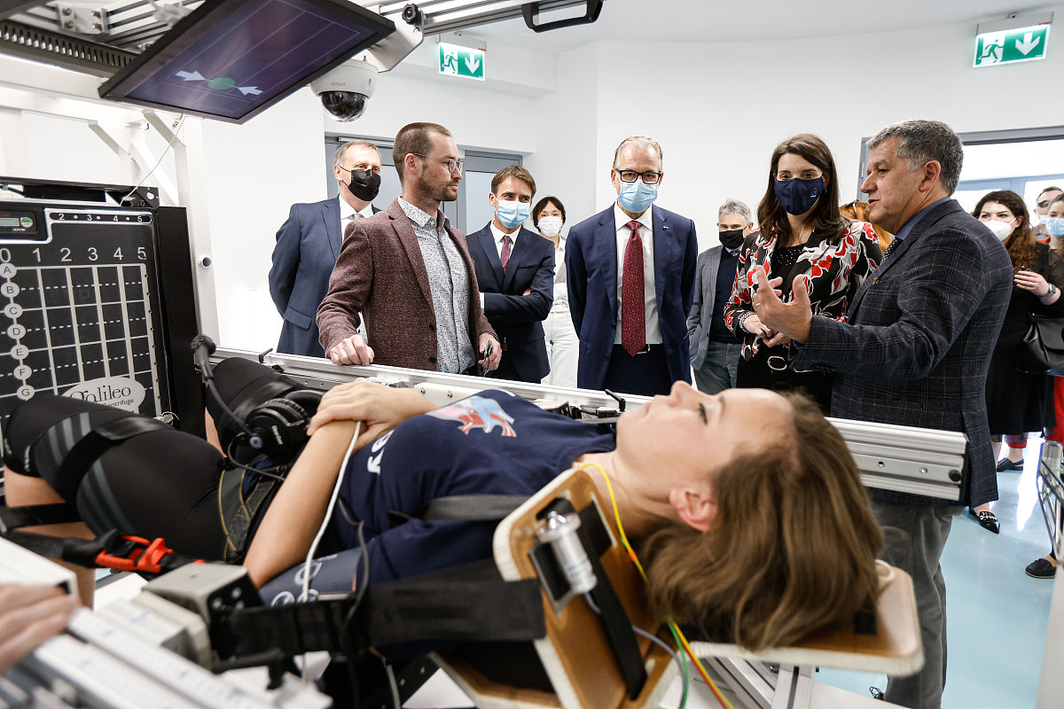 重庆知行卫生学校助产专业好不好学？