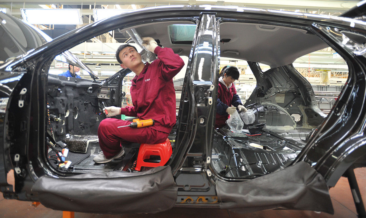负泊松比安全带：现代运载工具的安全革新