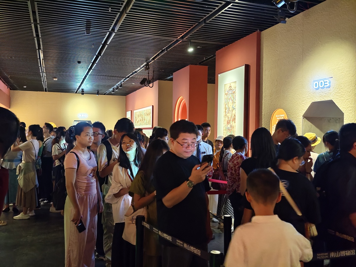 成都市文化艺术学校王牌专业：音乐表演、美术设计、舞蹈表演等