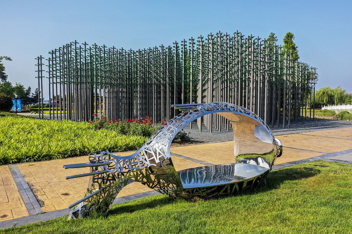 以浅析社区公共艺术在城市化发展下的应对策略为题编写一篇论文致谢