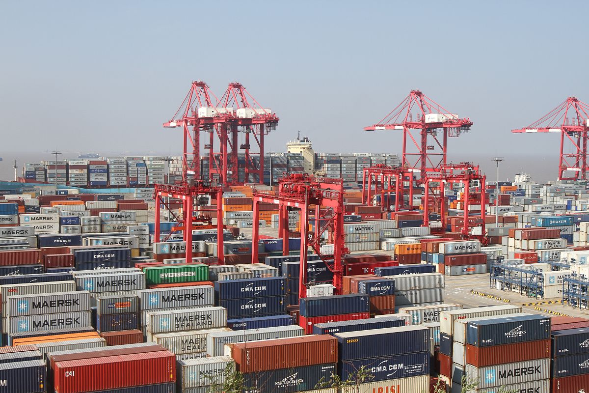 上海港：全球第一大集装箱港，中国经济重要支柱