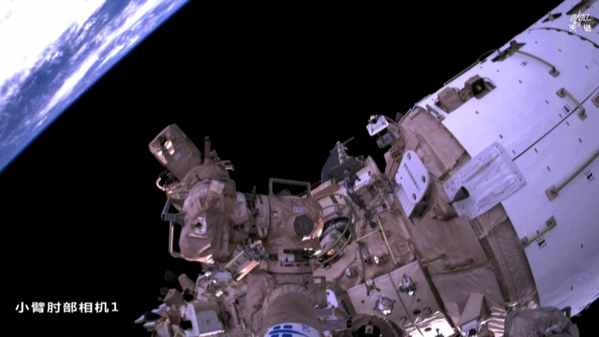 有消息称根据刚刚发布的海事航行警告SpaceX星舰首次入轨试飞的发射窗口为北京时间4月6日至12日的1925～次日0110。