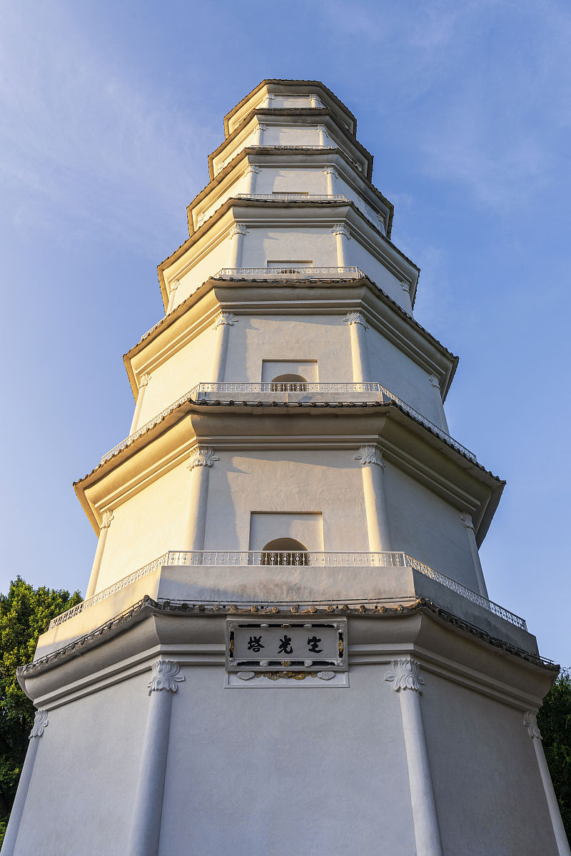 福州：一座历史文化名城，旅游胜地和经济中心