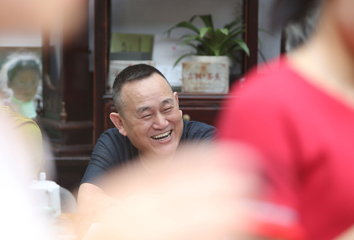 写一个3000字的关于语文高中特色课程《赏析唐诗宋词》的课程纲要