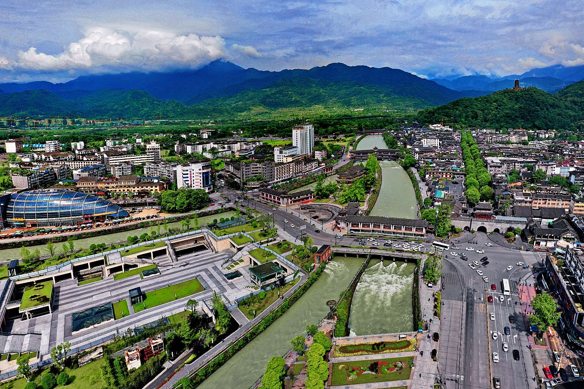 成都育华学校2019年招生要求