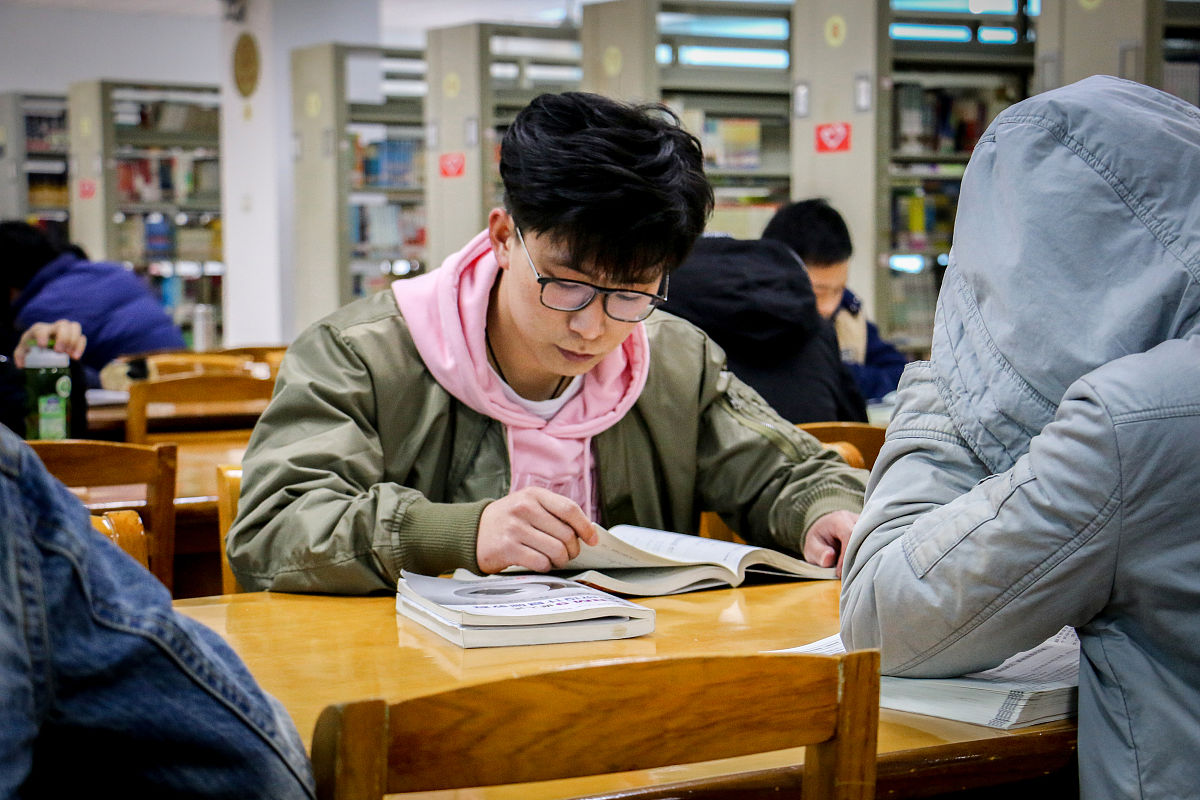 请撰写致谢的内容