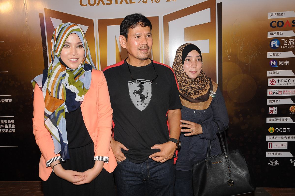 jika berjalan secara bipedal atau menggunakan dua kaki untuk berjalan apakah bisa berjalan menggunakan rambut