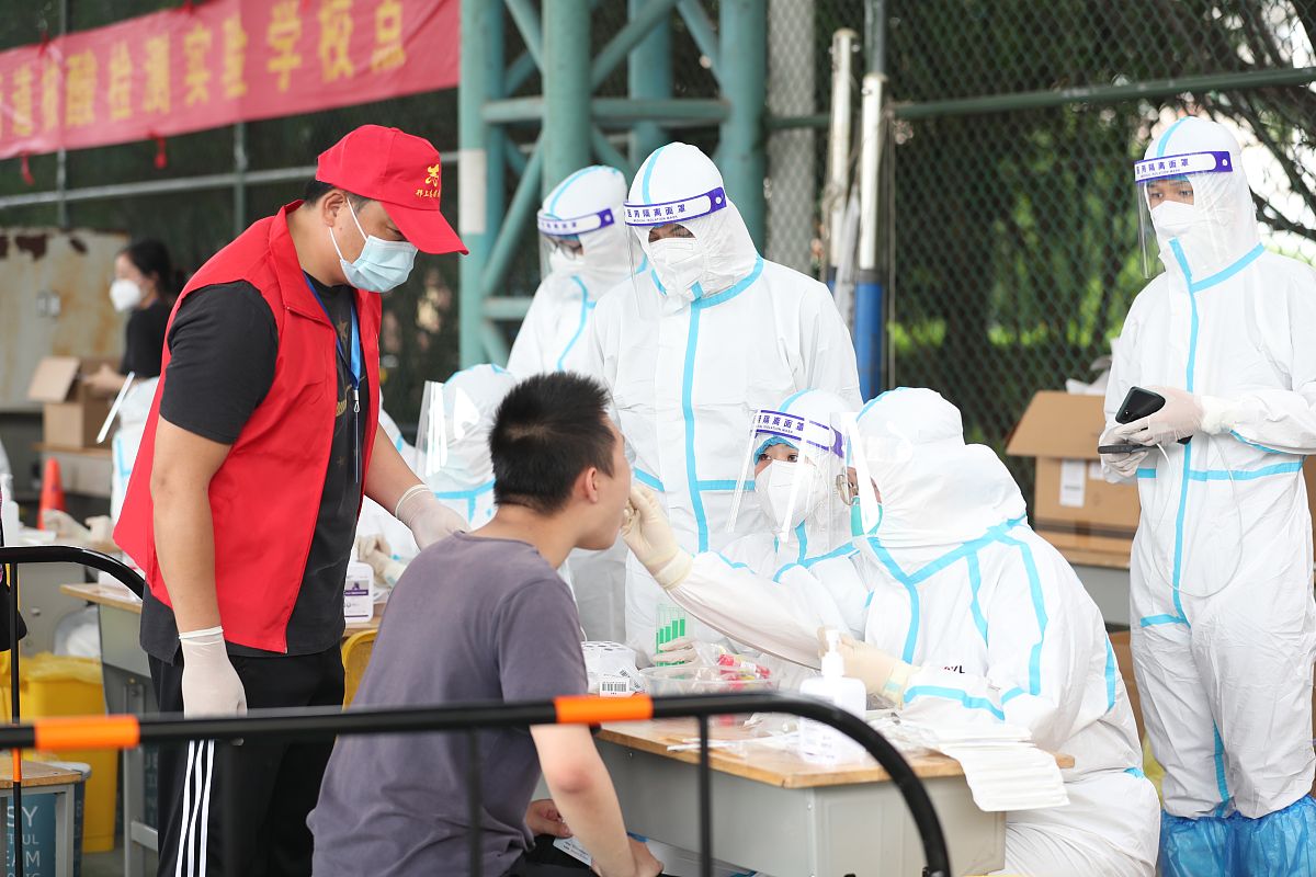 成都卫校解析医护行业矛盾：未来发展方向