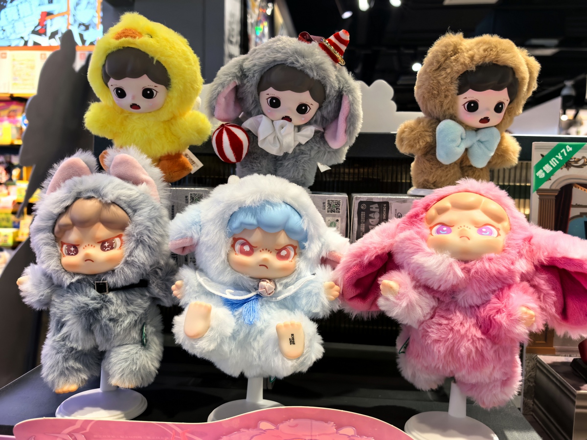 泡泡玛特竞品分析：JOTOVS & Jelly Cats 优劣势对比