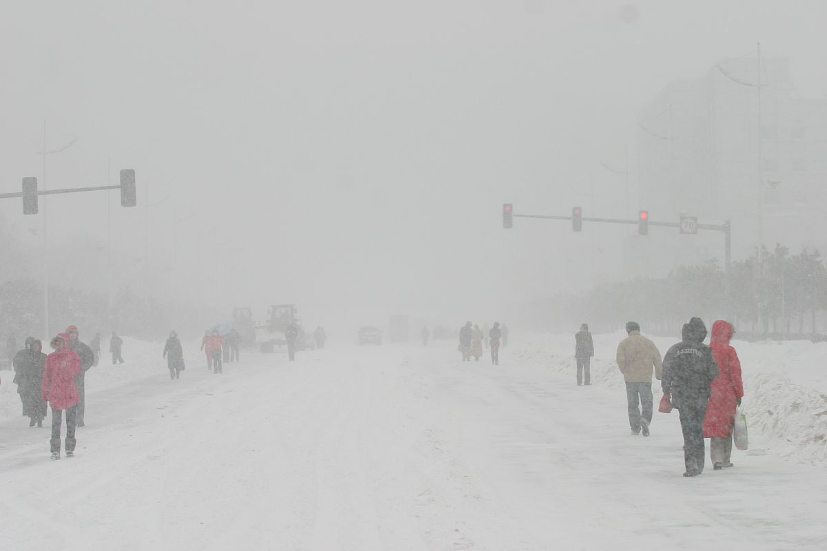 基于多因素分析的哈尔滨市霜冻时空变化特征