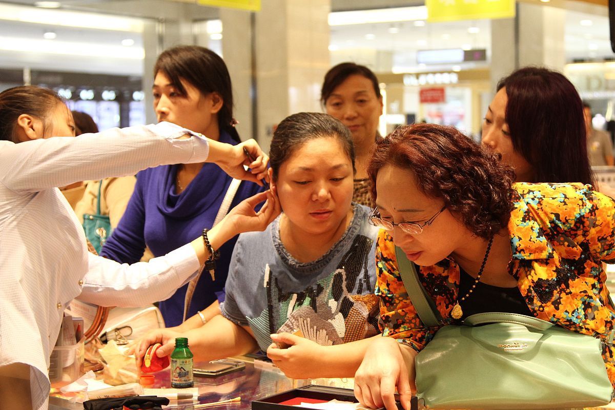 大学生举办永生花胸针diy活动策划案的活动内容不现场制作