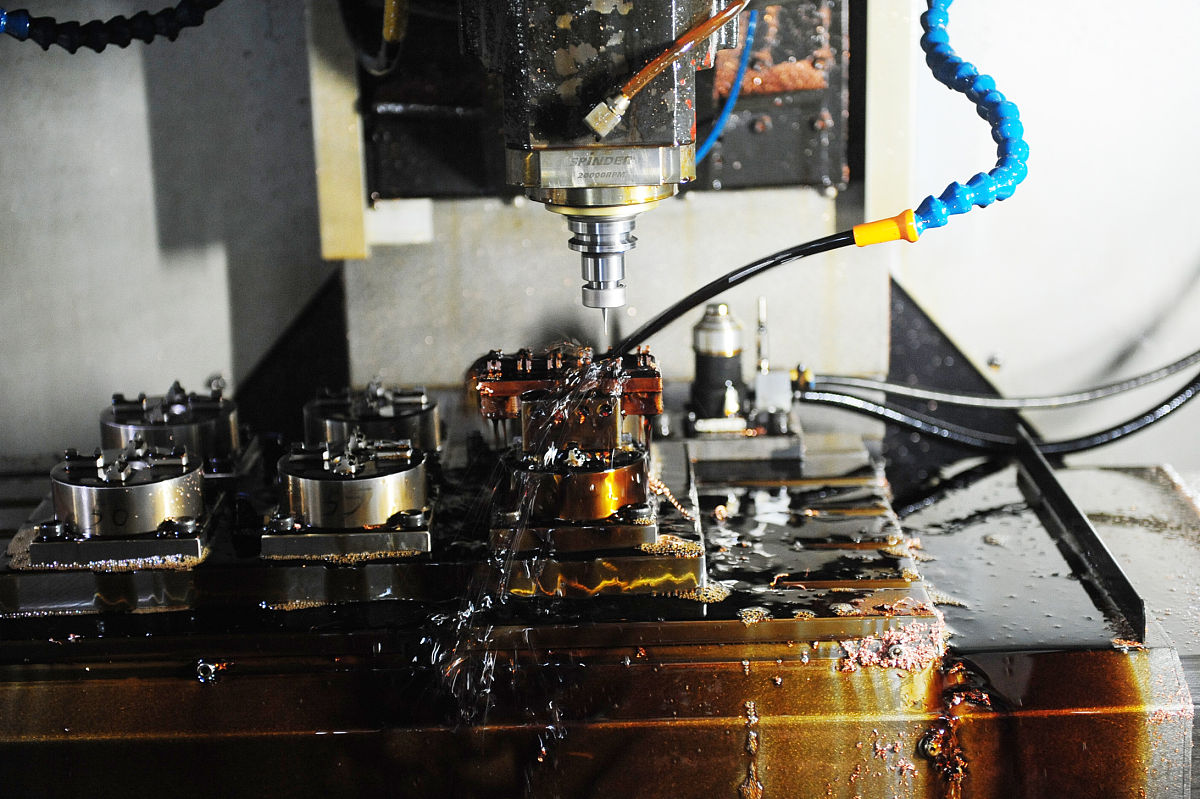 数控系统中的三个坐标系：机床坐标系、工件坐标系、编程坐标系