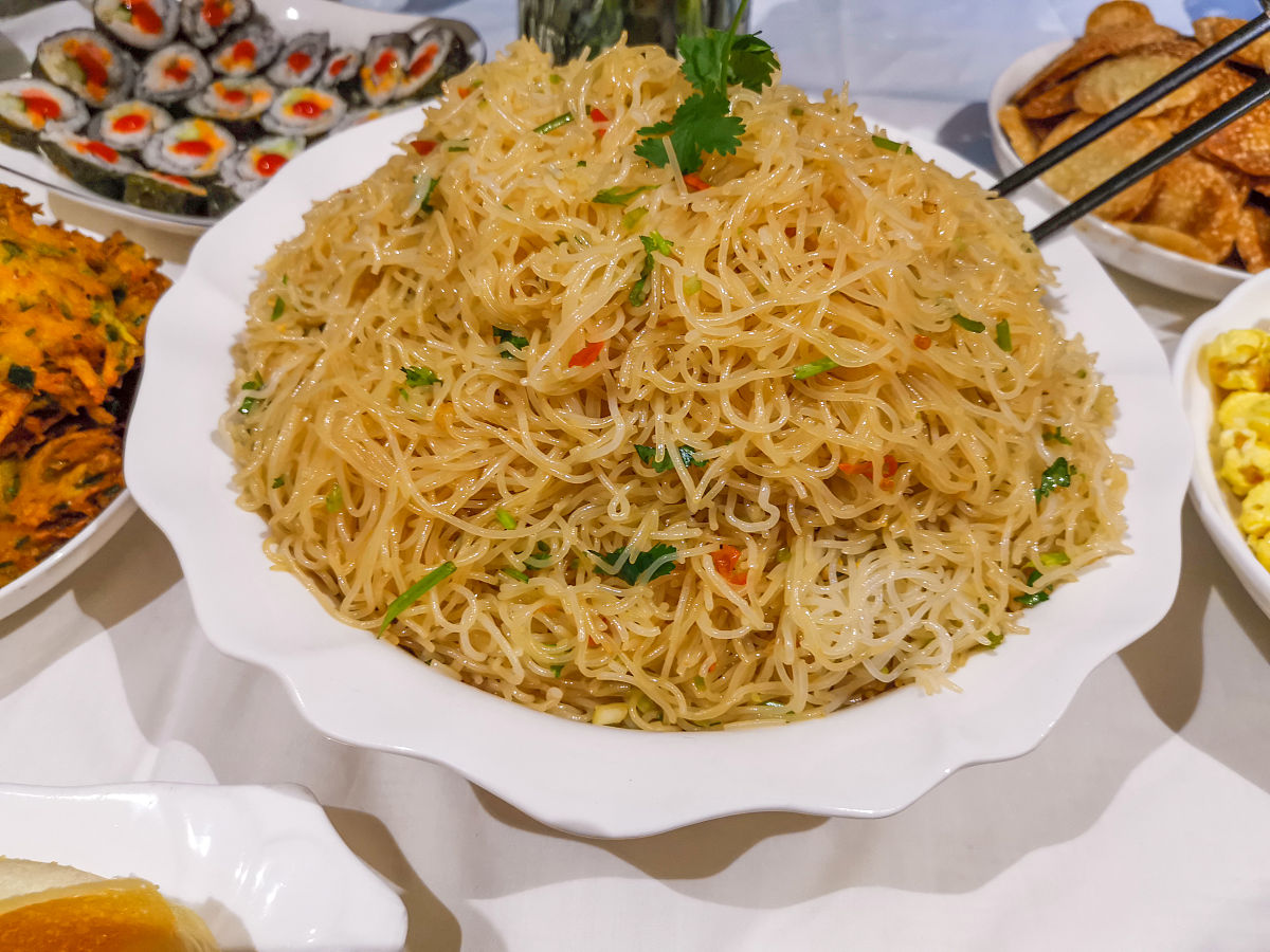 广东地摊蒸米粉的做法，