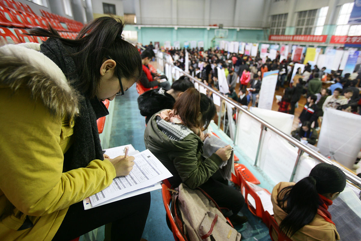 黔东南州初中生卫校报考指南：如何备战中考和面试