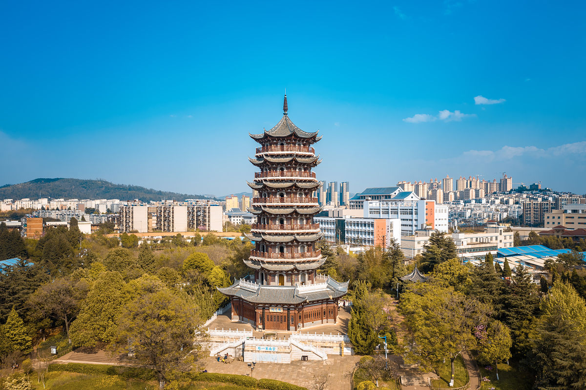 昆明航空旅游学校报名咨询昆明官渡区华西学校在哪里