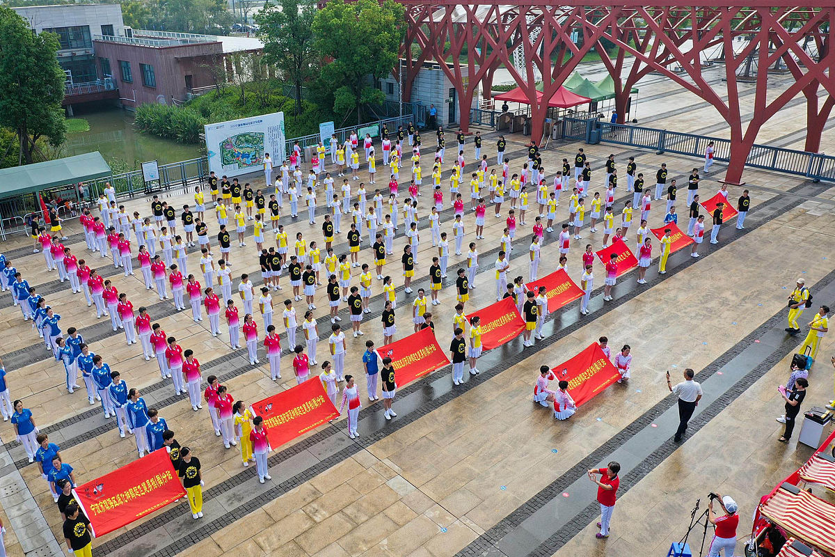 重庆医科学校校园活动精彩纷呈，丰富学生课余生活
