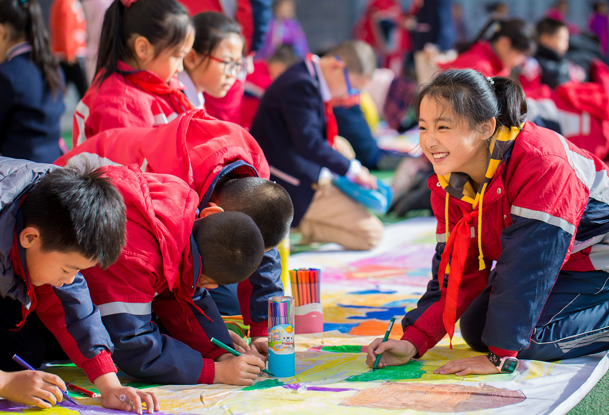 在现实生活世界中我们都有哪些价值观？哪些是科学的、正确的价值观哪些是错误的价值观及其表现形式？