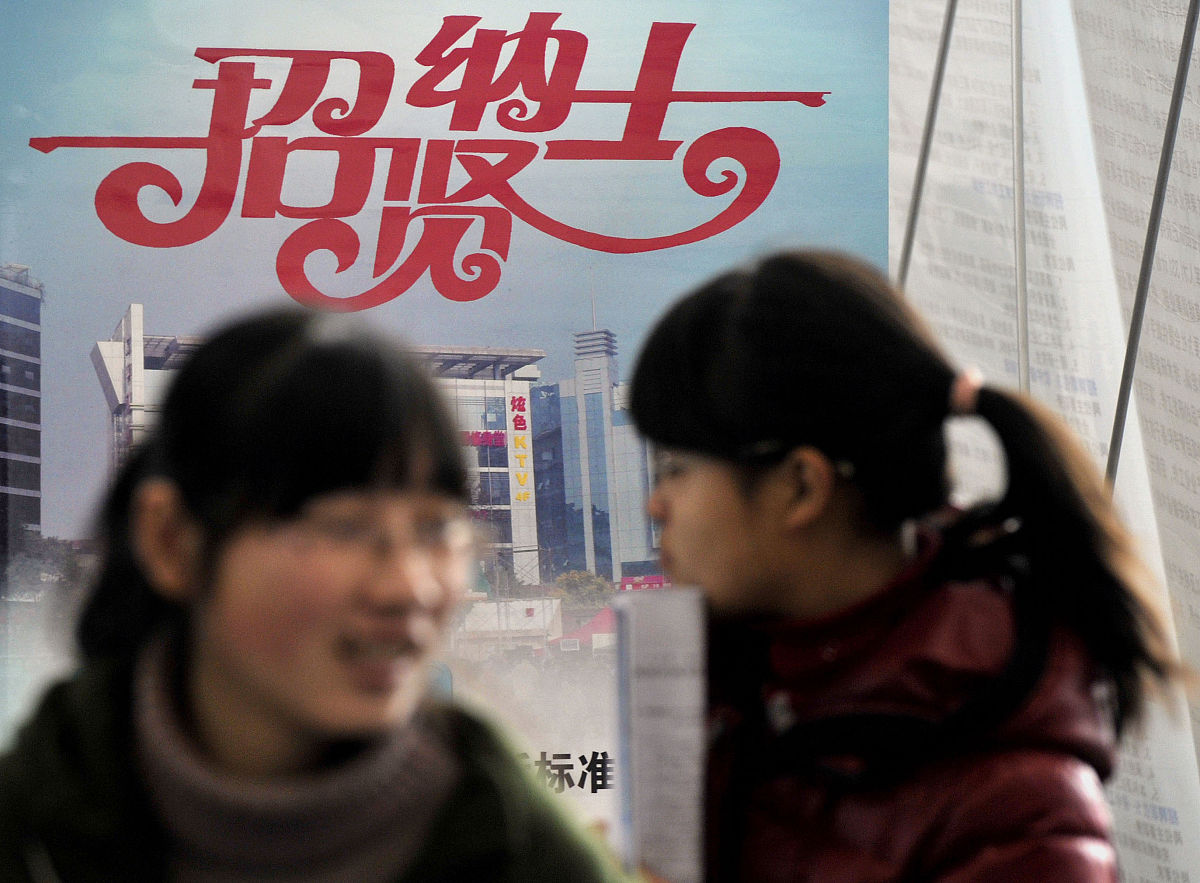女生选择学习成都卫校高级护理专业如何