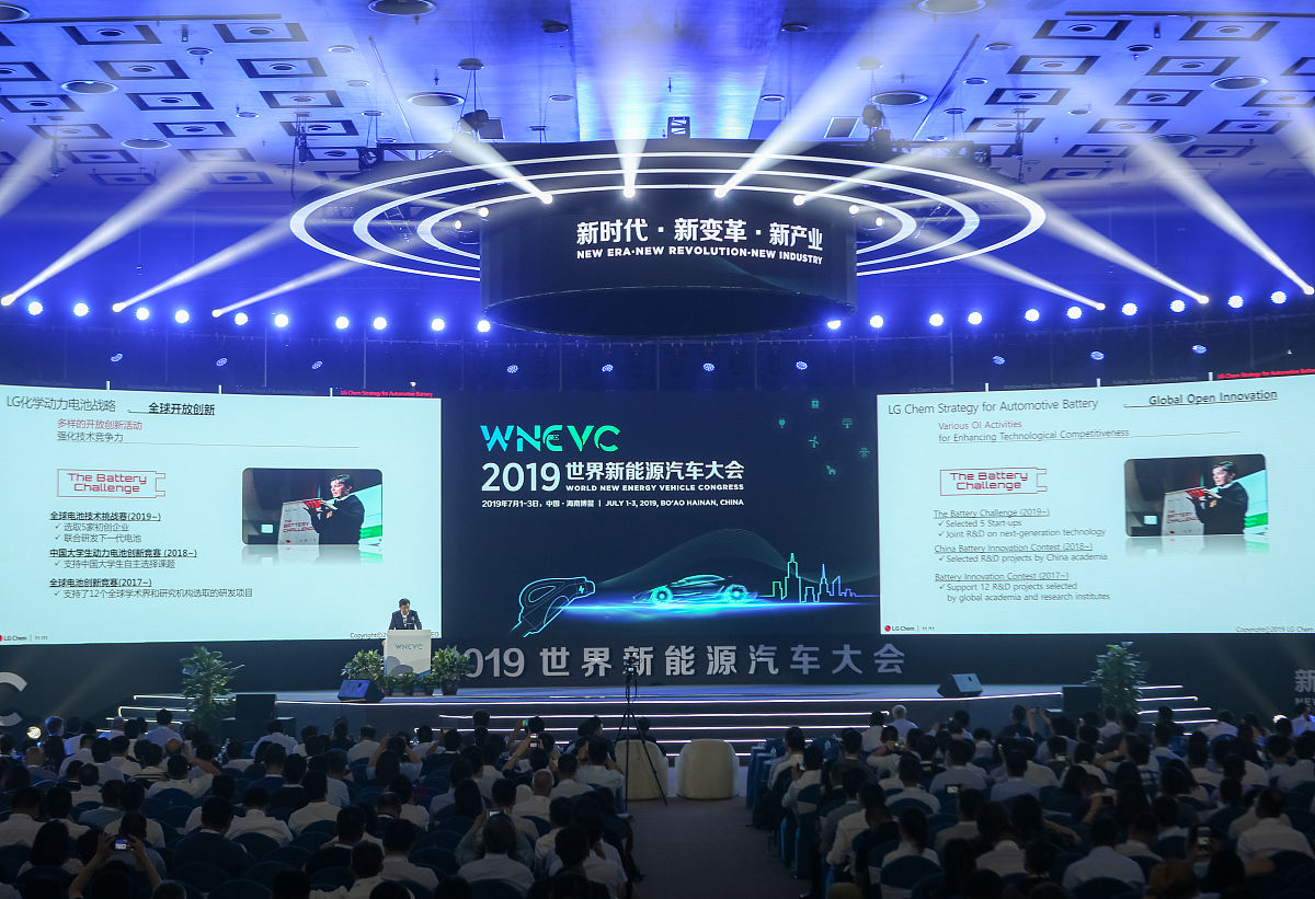 阿里云DingTalk AI翻译助力杭州亚运会：支持22种语言实时翻译