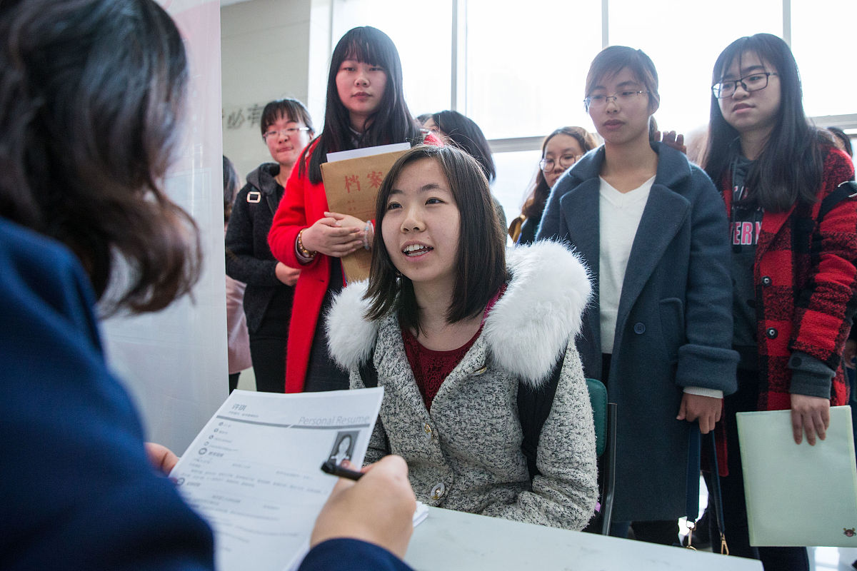 渭南中专女生学什么专业好？就业前景分析