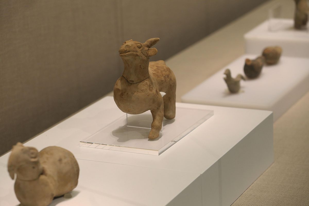 2021年4月20日,南京六朝博物馆,展览共展出该墓出土并清理完成的200余