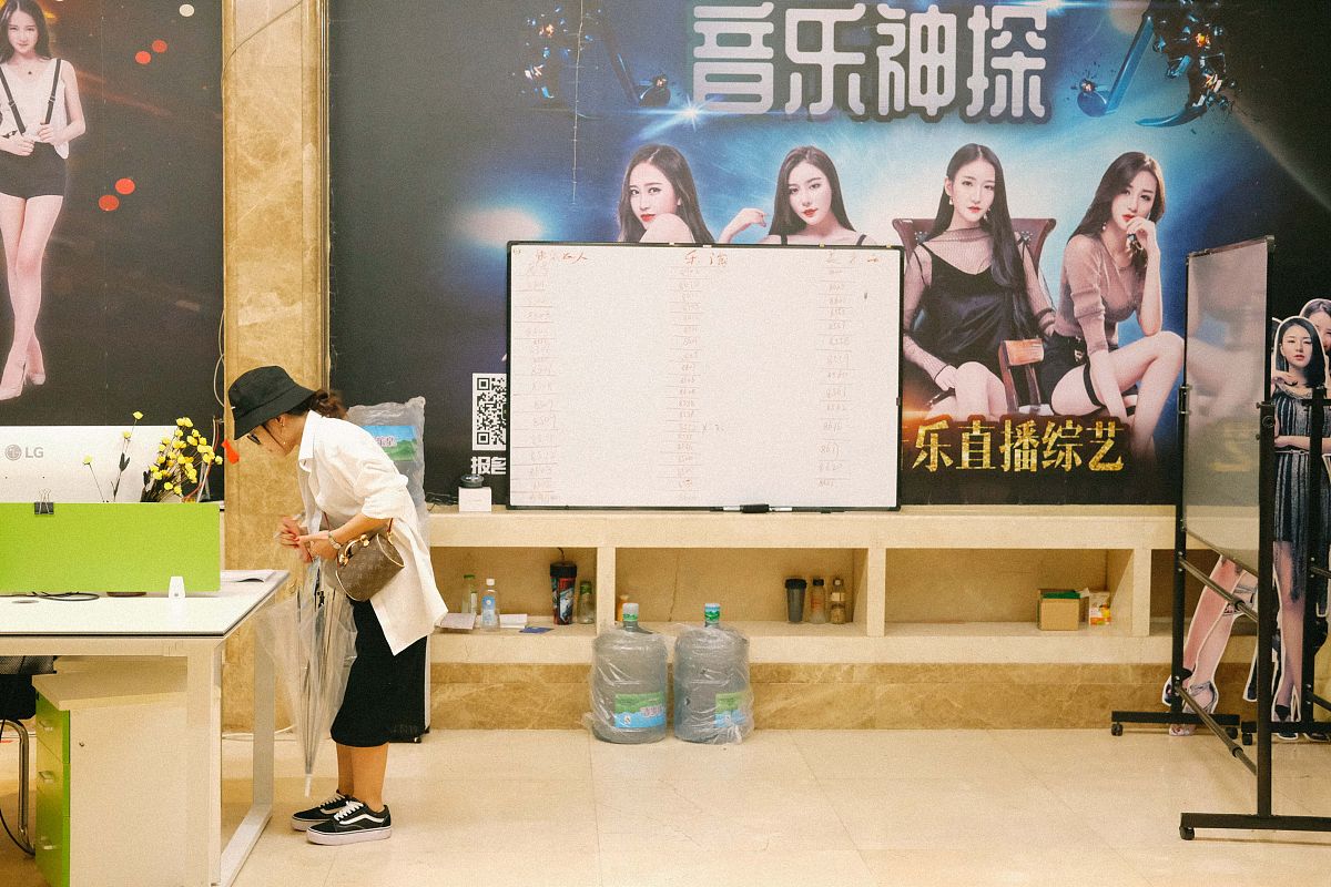 直播间炸福利的套路