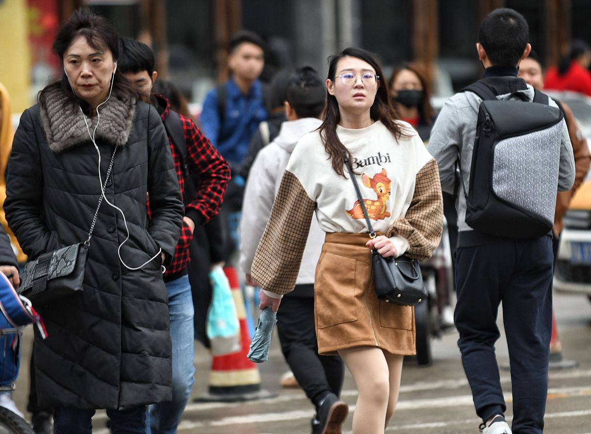 冬天穿多少穿多少,夏天也一样?中国人的穿衣哲学 冬天穿多少穿多少,夏天也一样?中国人的穿衣哲学