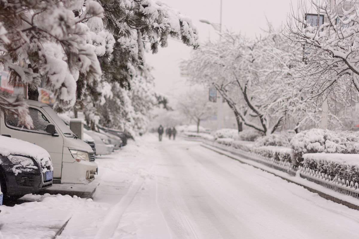 2021年11月30日,吉林省延边朝鲜族自治州延吉市暴雪来袭.