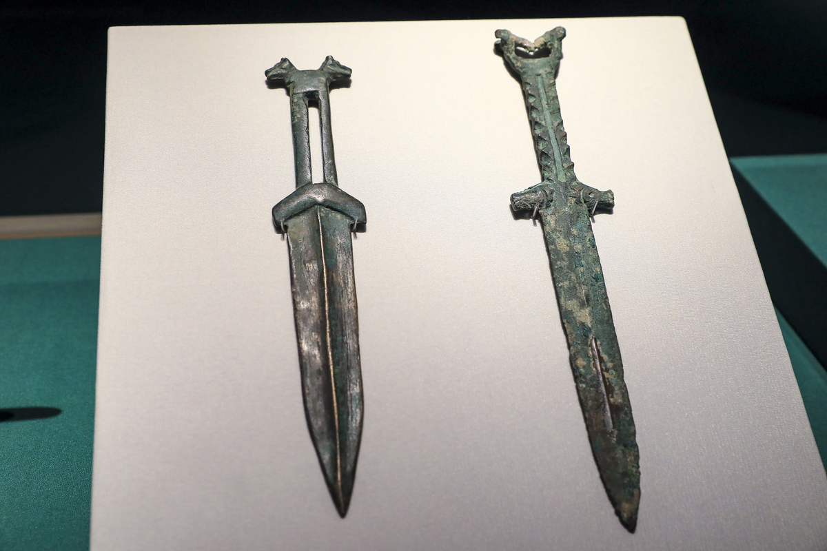 秦始皇为何钟爱名剑?揭秘其背后的权力与象征 秦始皇为何钟爱名剑?揭秘其背后的权力与象征