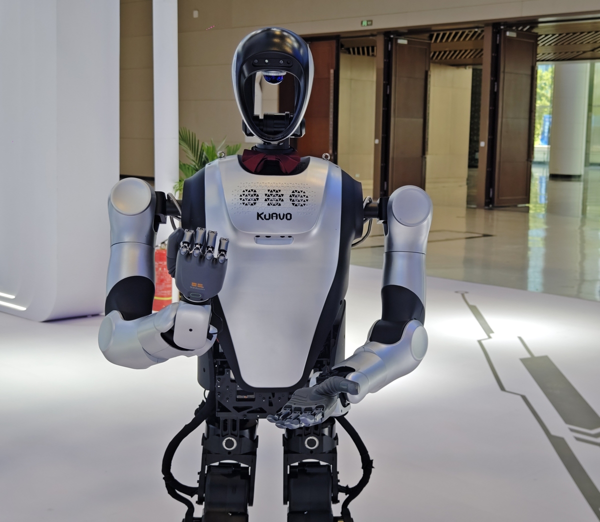 康复机器人技术的不足：精准度、个性化和交互性挑战