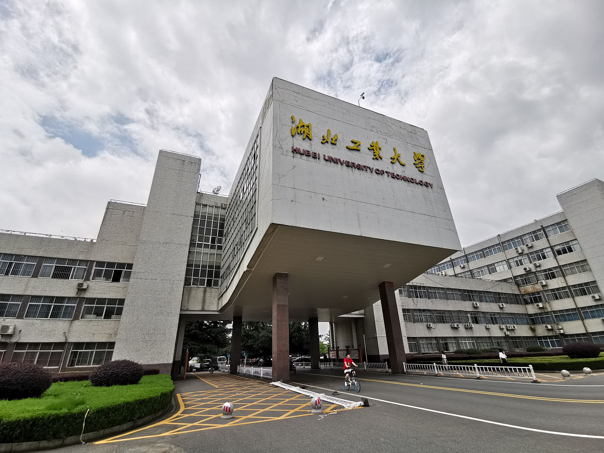 重庆美术学校照片：探寻艺术殿堂的精彩瞬间