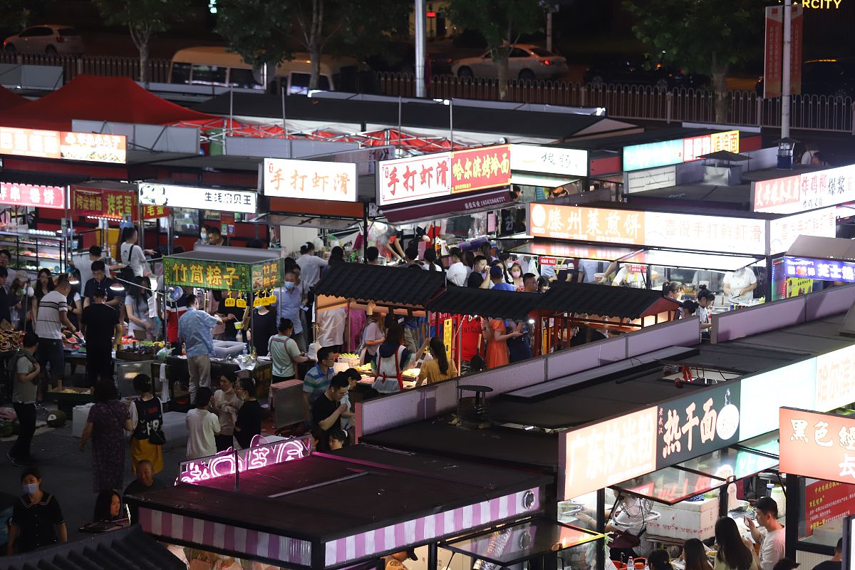 大学城小吃街创业必备：市场调研指南