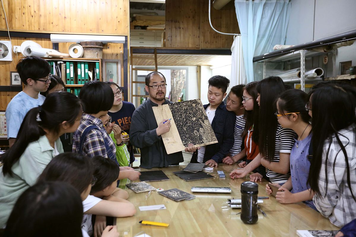 上海工艺美术职业学院珠宝首饰工艺及鉴定专业怎么样？- 专业介绍和就业前景