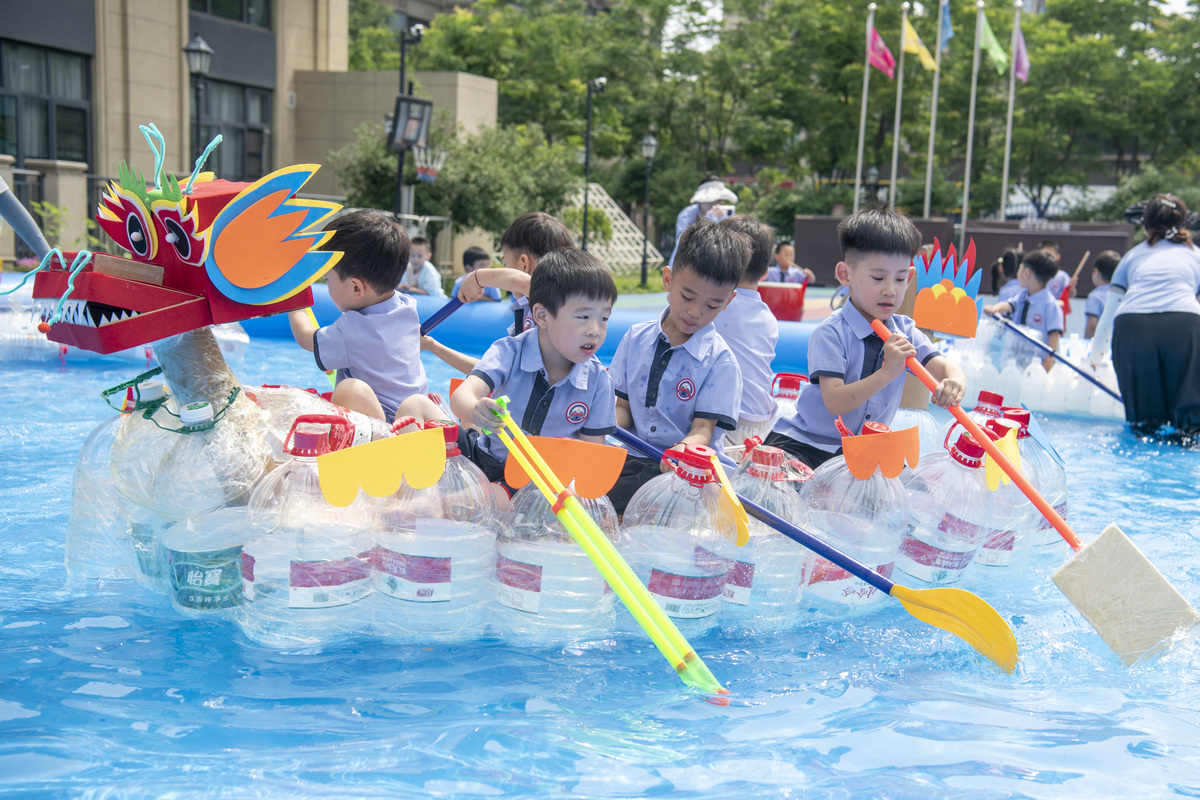 你能够连续回答问题吗想象你现在是一个小学教师现在你的学校组织了一个帆船活动 你要写一个文案向家长们介绍这个帆船活动