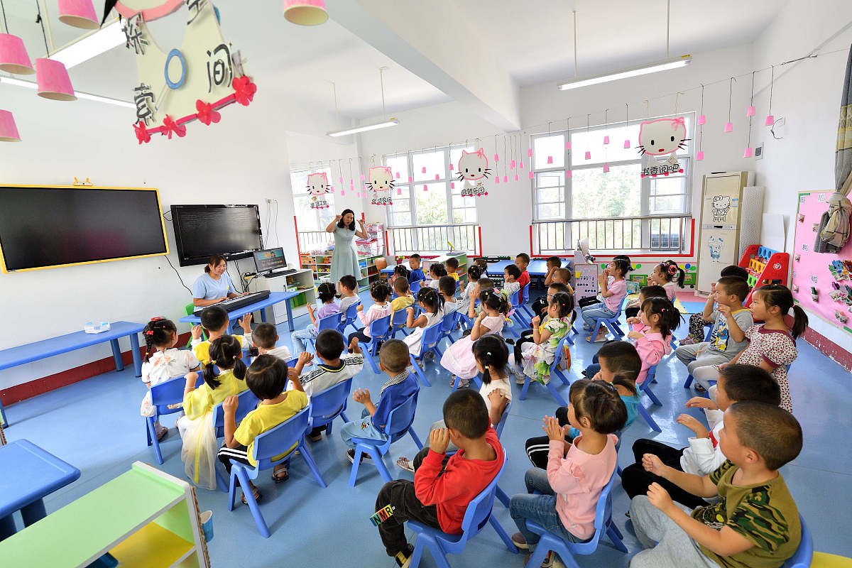 以我的老师为主题编几首儿歌