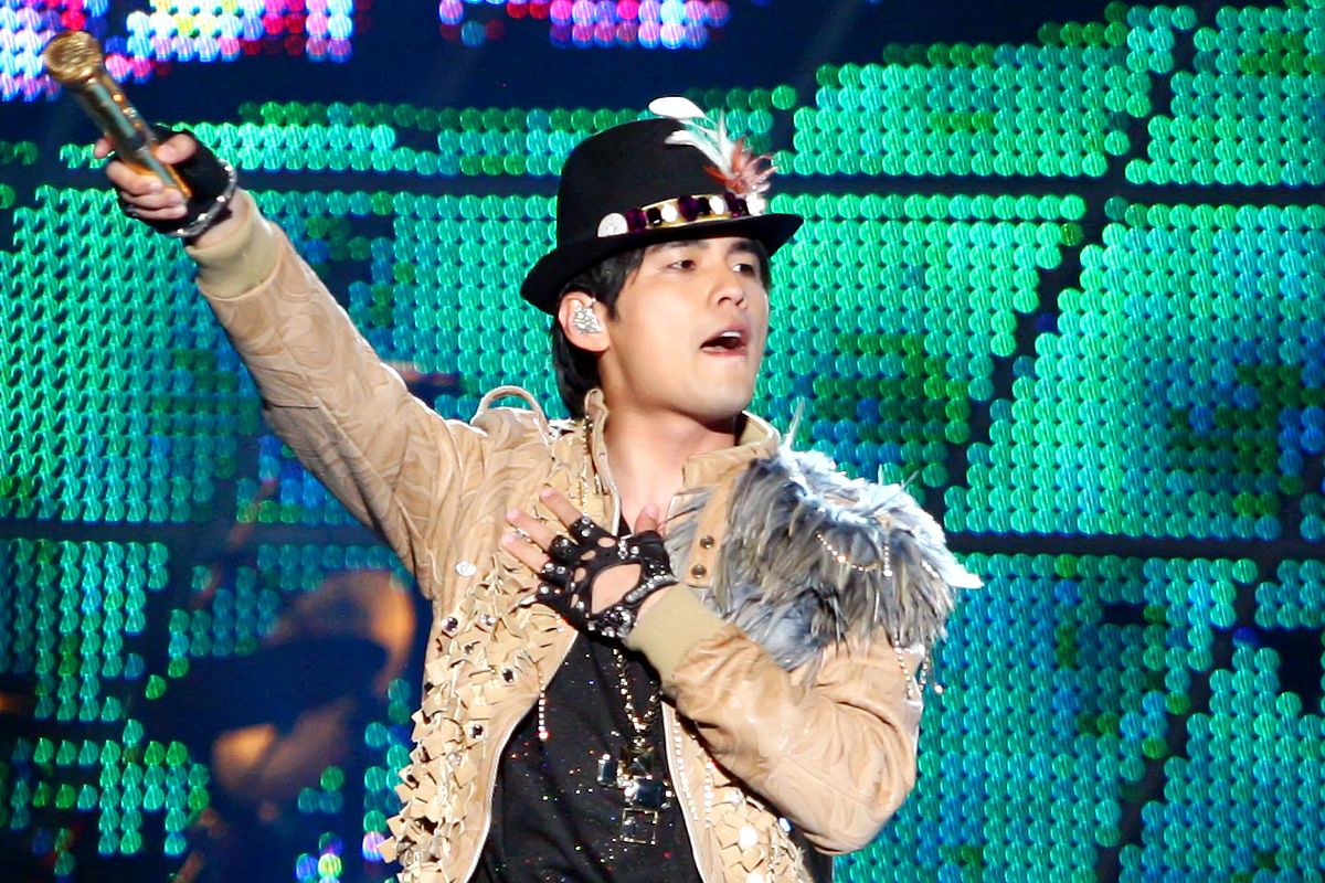 周杰伦在世界的影响力和迈克杰克逊的影响力谁大