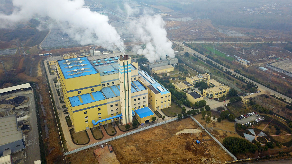 当工业固废进入生活垃圾焚烧厂 康恒环境这样解难题!
这个标题不要突出康恒环境，这个专项是多家单位合作的，这个标题要怎么修改